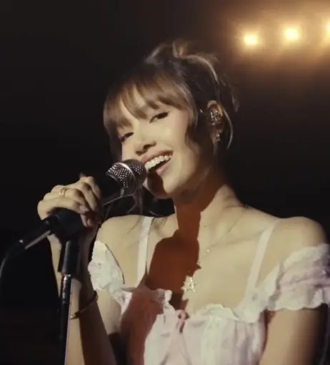 Image 4425420 from Lisa | BLΛƆKPIИK (Blackpink)