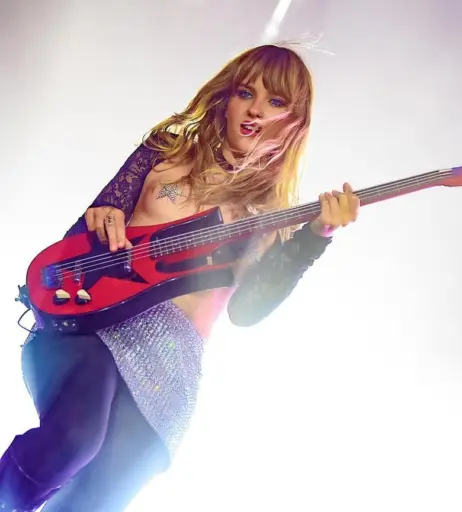 Image 4425016 from Victoria De Angelis (Maneskin bassist)