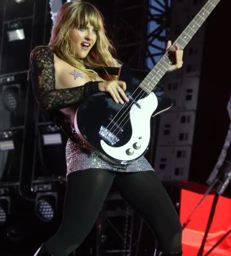 Image 4426128 from Victoria De Angelis (Maneskin bassist)