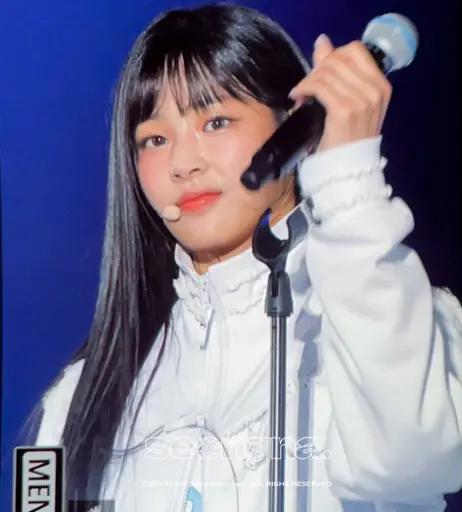 Image 4427704 from Minji (NewJeans)