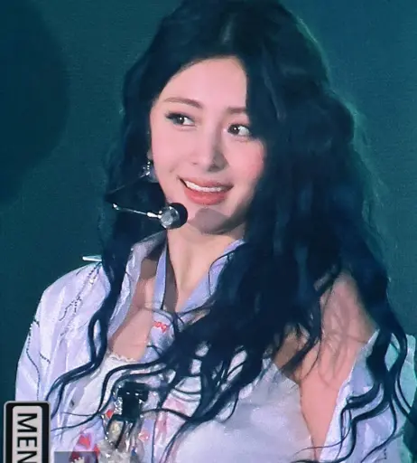 Image 4421073 from Huh Yunjin 허윤진 | LESSERAFIM