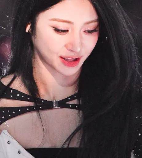 Image 4423464 from Huh Yunjin 허윤진 | LESSERAFIM