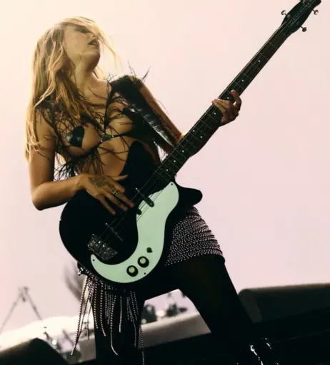 Image 4423109 from Victoria De Angelis (Maneskin bassist)