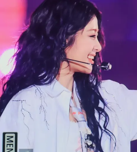 Image 4420551 from Huh Yunjin 허윤진 | LESSERAFIM