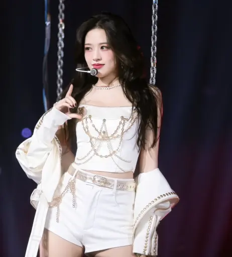 Image 4420602 from An Yujin 안유진 | (An) IVE