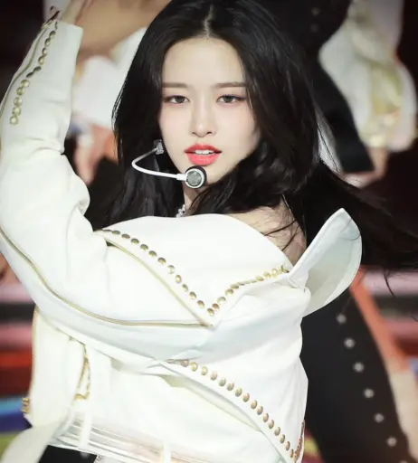 Image 4420176 from An Yujin 안유진 | (An) IVE