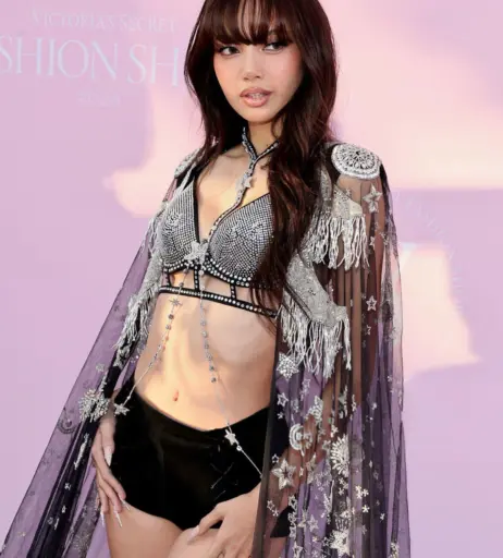Image 4429609 from Lisa | BLΛƆKPIИK (Blackpink)