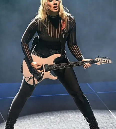 Image 4428238 from Women of Metal