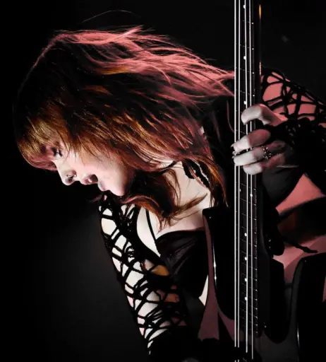 Image 4415358 from Victoria De Angelis (Maneskin bassist)