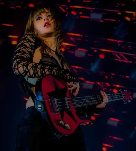 Image 4415368 from Victoria De Angelis (Maneskin bassist)