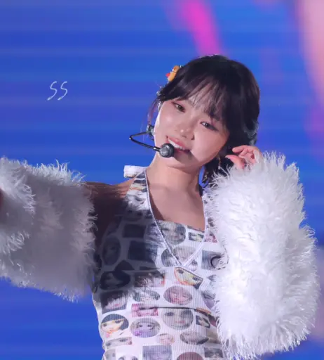 Image 4415318 from Kim Chaewon 김채원 [Le Sserafim]