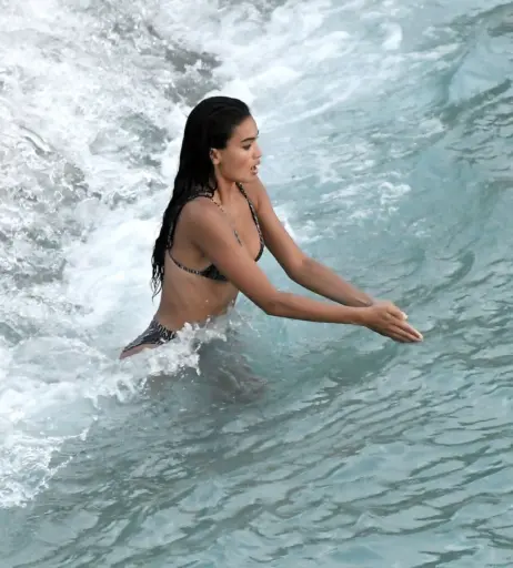 Image 4415296 from Kelly Gale / kellybellyboom