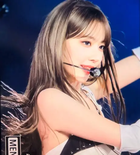 Image 4415282 from Sakura Miyawaki 宮脇 咲良 | LESSERAFIM