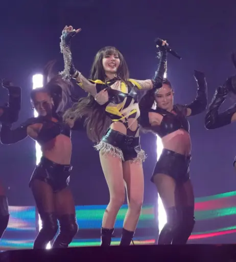 Image 4417613 from Lisa | BLΛƆKPIИK (Blackpink)