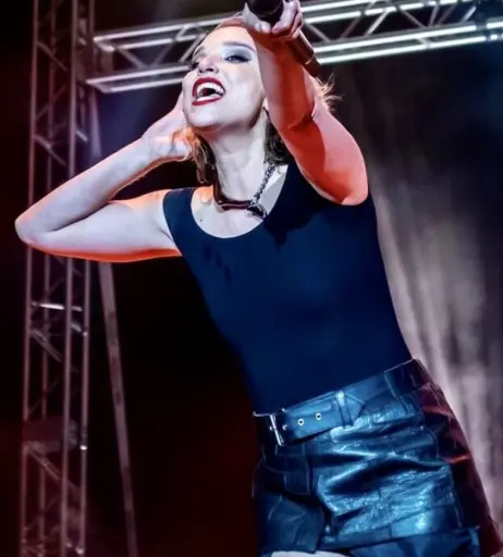 Image 4414673 from Women of Metal