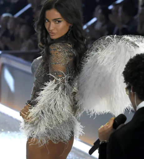Image 4411462 from Kelly Gale / kellybellyboom