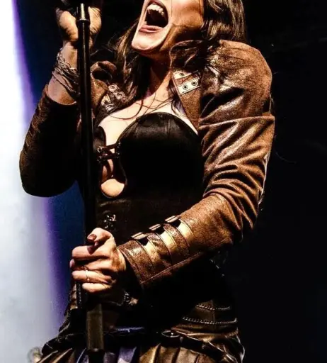 Image 4411386 from Women of Metal