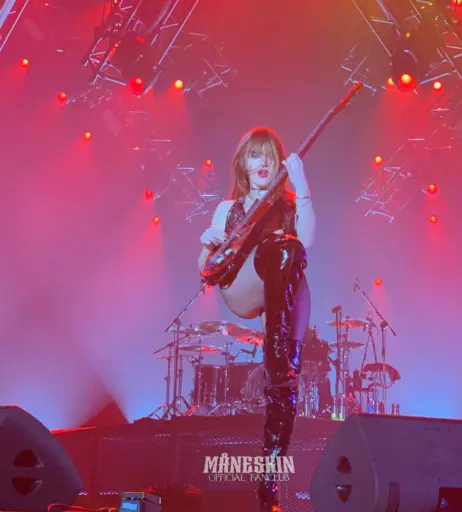 Image 4410718 from Victoria De Angelis (Maneskin bassist)