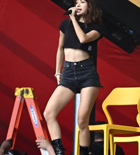 Image 4410035 from Lisa | BLΛƆKPIИK (Blackpink)