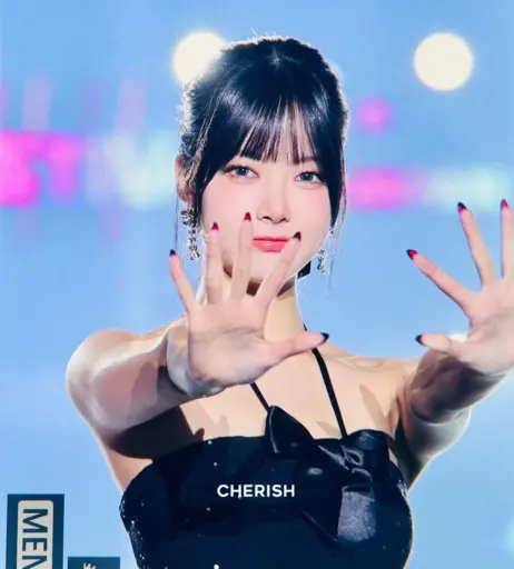 Image 4419772 from Hong Eunchae 홍은채 | LESSERAFIM