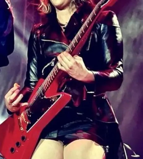 Image 4406481 from Women of Metal
