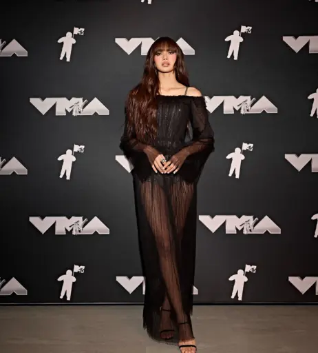 Image 4407327 from Lisa | BLΛƆKPIИK (Blackpink)