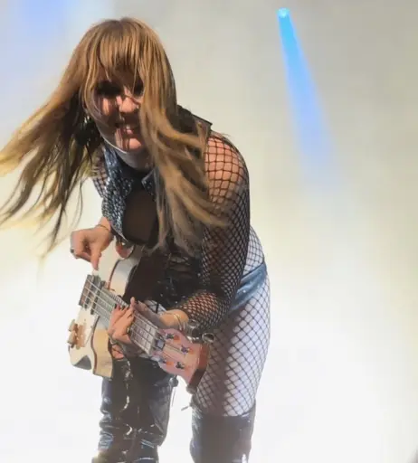 Image 4402905 from Victoria De Angelis (Maneskin bassist)