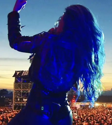 Image 4403054 from Women of Metal