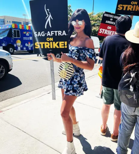 Image 4409525 from Jameela Jamil