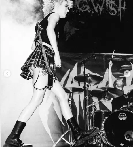Image 4409754 from Women of Metal