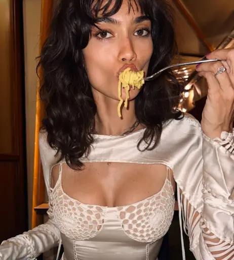 Image 4409174 from Kelly Gale / kellybellyboom