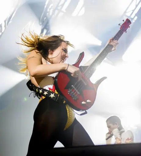 Image 4409318 from Victoria De Angelis (Maneskin bassist)