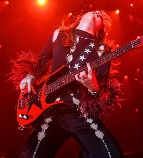 Image 4408876 from Victoria De Angelis (Maneskin bassist)