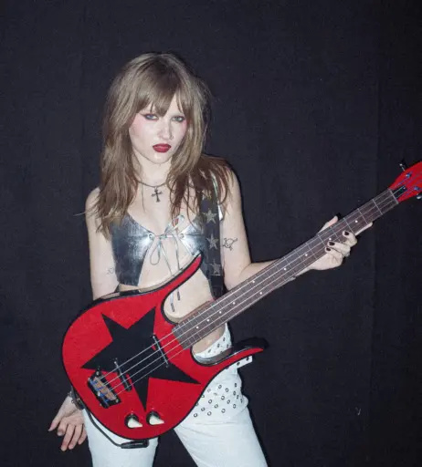 Image 4408360 from Victoria De Angelis (Maneskin bassist)