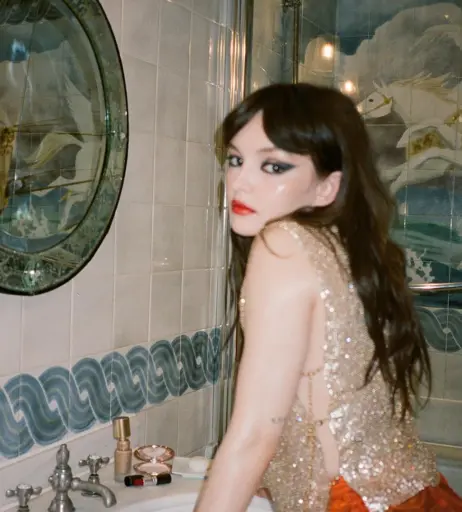 Image 4505843 from Lauren Mayberry (Singer)