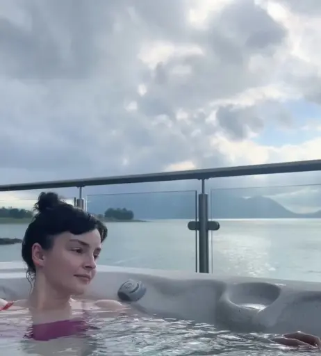 Image 4505270 from Lauren Mayberry (Singer)