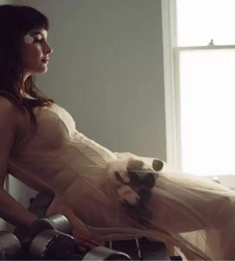Image 4506770 from Lauren Mayberry (Singer)