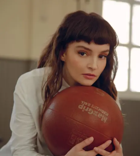 Image 4506731 from Lauren Mayberry (Singer)
