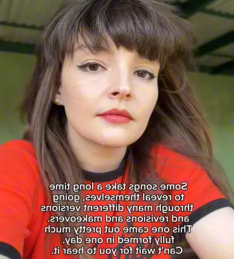 Image 4506121 from Lauren Mayberry (Singer)