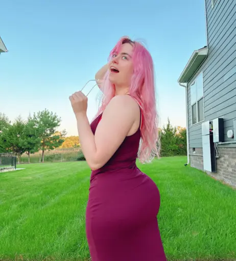 Image 4507939 from TwinTwitcherz (jessicatalystic - Low_Ad_988) + (Linneas_life_ - Linneas_Feet)