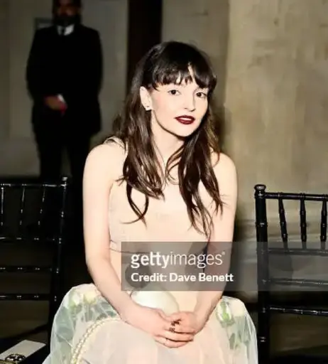 Image 4501532 from Lauren Mayberry (Singer)