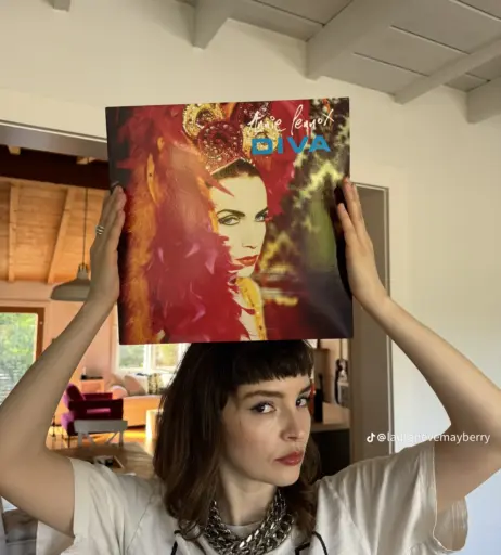Image 4501019 from Lauren Mayberry (Singer)