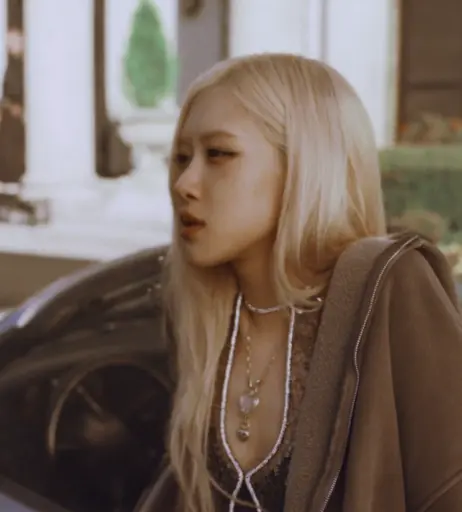 Image 4501980 from Rosé || Roseanne Park - BLΛƆKPIИK ( BLACKPINK )