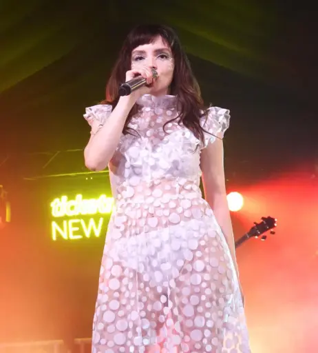 Image 4501916 from Lauren Mayberry (Singer)