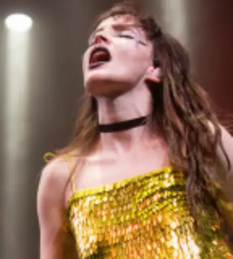 Image 4502790 from Lauren Mayberry (Singer)