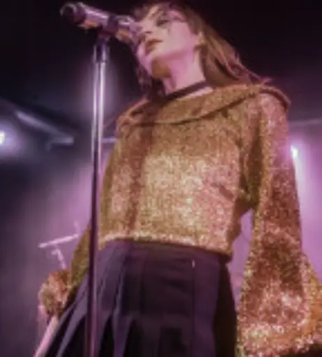 Image 4502736 from Lauren Mayberry (Singer)