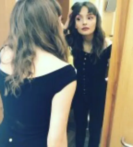 Image 4502699 from Lauren Mayberry (Singer)