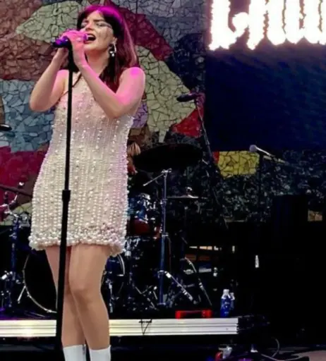 Image 4503420 from Lauren Mayberry (Singer)