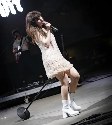 Image 4503731 from Lauren Mayberry (Singer)