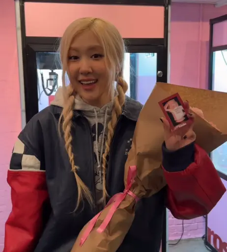 Image 4503357 from Rosé || Roseanne Park - BLΛƆKPIИK ( BLACKPINK )